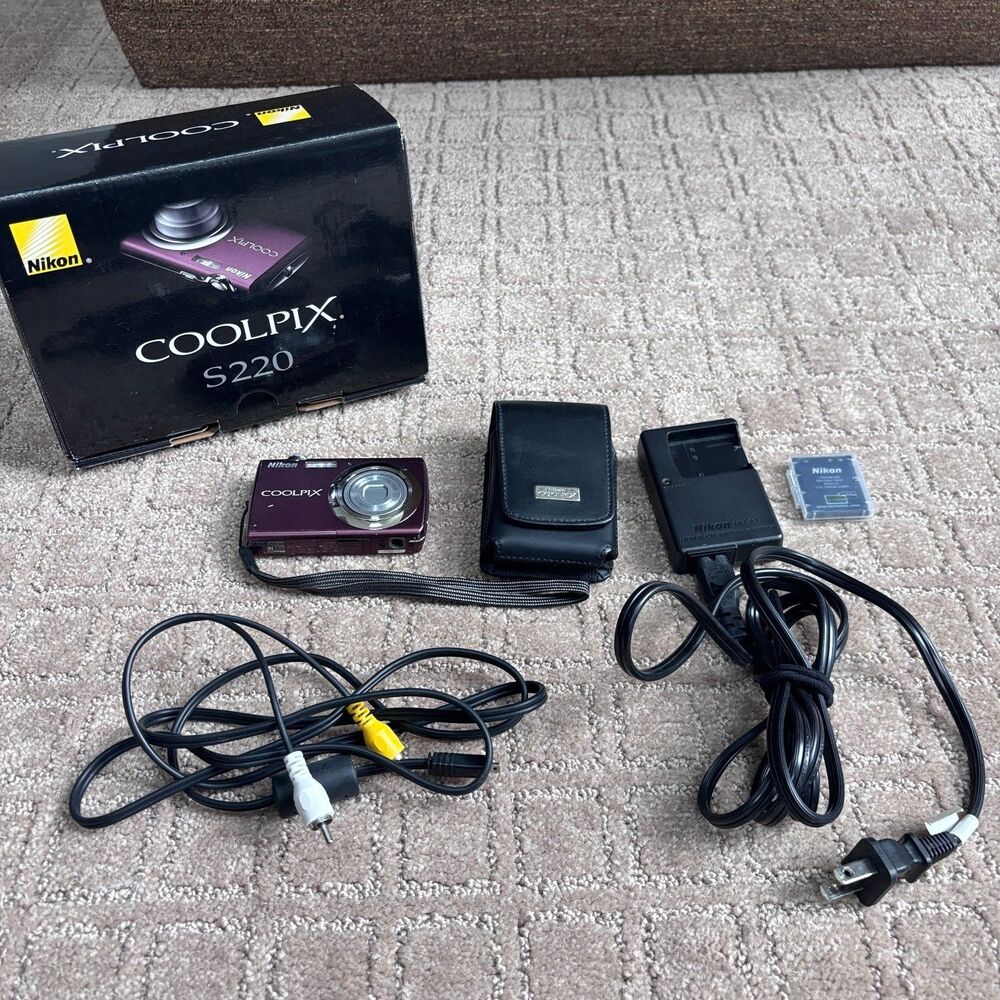 Nikon Coolpix S220 10.0MP Digital Camera Purple 3x Optical Zoom Battery Tested